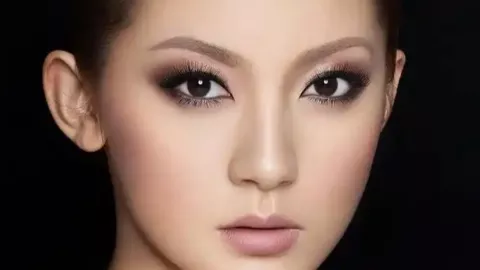 大学生返校带特产现象