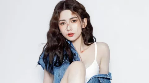 大学生国庆掰玉米