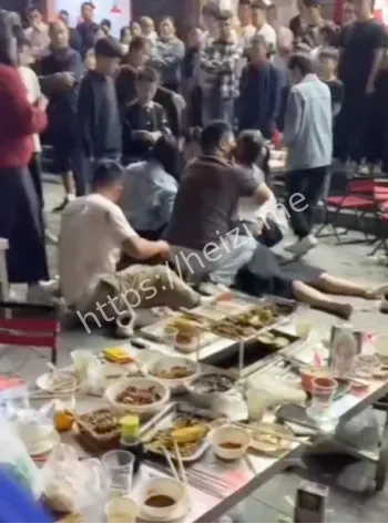 安徽女子阻止抽烟动手