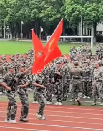 学生掌掴校领导