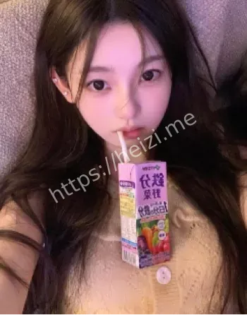 王思聪女友晒欧洲游玩照