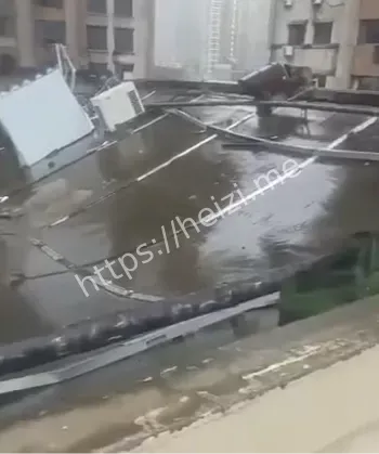 酒店三楼屋面倾塌