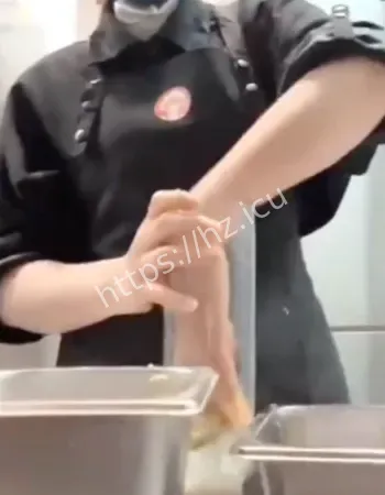 全程徒手操作饮品曝光